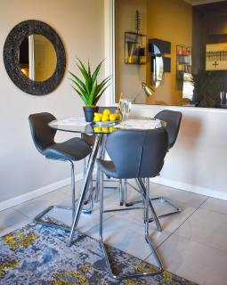 Menlyn Apartment - Red Velvet - Pretoria - 4