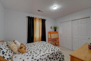 NEWLY RENOVATED home located in the heart of ABQ - 6