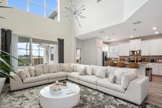 5Br 5Bath Pvt Home BBQ Pool 10min Disney 3077ft - Kissimmee - 0
