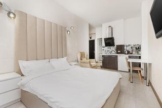 Sea View Studio in Arkadia - Odessa - 9