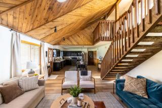 Whispering Hollow Lodge on Greer Main St! - Greer - 3