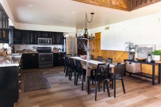 Whispering Hollow Lodge on Greer Main St! - Greer - 1