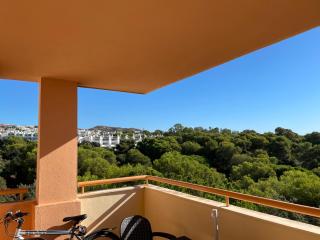 Beautiful Holiday Apartment 2 Bedroom Beach and Pool Malaga Marbella Calahonda Royale Mijas Costa Spain - 3