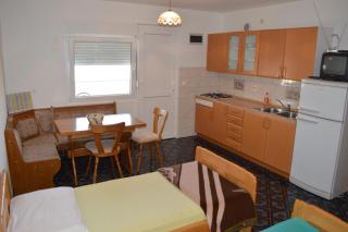 Apartments Anton - Pag - 8
