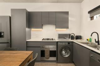 Hyde Park House Apartments - 5