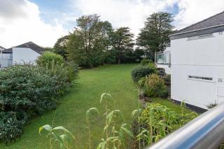 25 Coedrath Park - Sea Views from Balcony, Short Walk to Beach, Parking - 4