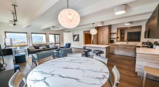 Spacious 3 Br Plaza Unit With Washer Dryer Condo - 0