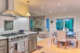 Highlands Home with Fireplace, Views, and Trails! - Highlands - 4