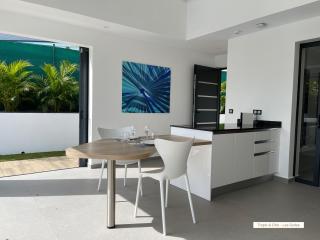 Tropic & Chic - 8