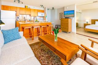 Ocean View Delight, Walk to Beach with Free Parking - Honolulu - 3