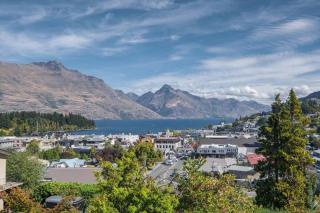 Magnificent Apartment with Great Views! - 3