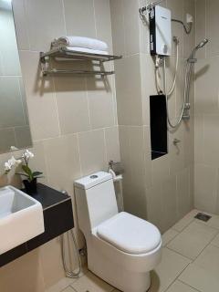 OPAHOME@SWISS GARDEN RESIDENCE (POOL VIEW) 1 Bedroom Studio with WIFI + NETFLIX - Kuantan - 2
