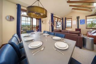 Cozens Pointe B-301 condo - 7