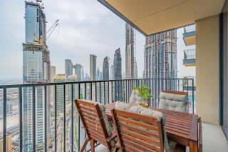 Breathtaking City Views From DT Apt with Terrace - Dubái - 4