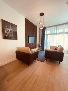 Luxury apartment on the metro facing Dubai Marina - Dubai - 9
