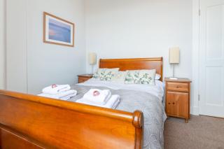 Beautiful City Center 1 Bed Apartment with Park View - Edinburgh - 3