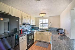 The Spicy Crab Freeport Home with Beach-View Deck! - Freeport - 2