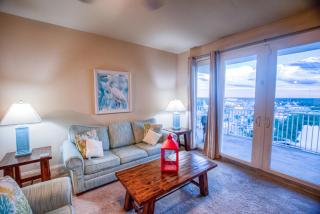 Next To The 10th Floor Pool - Laketown Wharf 1032- 2 BD Plus Bunks, 2BA, And Amazing Amenities! - Panama City Beach - 4