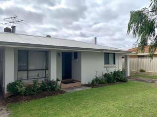 Gale Street Retreat Busselton - Busselton - 9