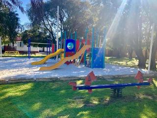 Sundowner Cabin - Broadwater - 7