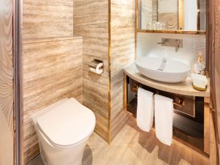 Regala Skycity Hotel by Regal Hotels - 4