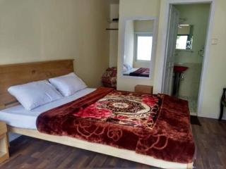 Hidden valley Lake Resort - Gircha - 5
