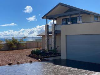 The Lookout Kalbarri AMAZING VIEWS - FREE WIFI & NETFLIX - 0