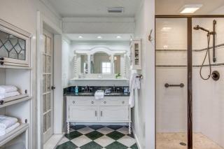 Little Yellow Cottage on Water Street - 9