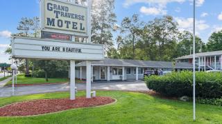 Grand Traverse Motel - 6