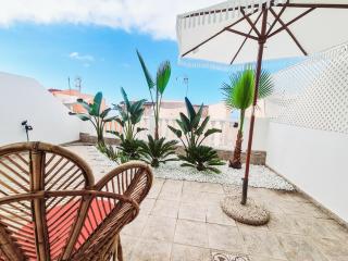Oceanview Boutique House, 125 sqm, Parking, Sunset Rooftop - Adeje - 6