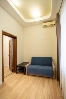 Двух комнатная квартира в центре - 1