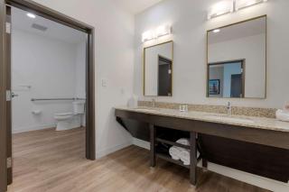 Comfort Suites Cincinnati University - Downtown - Cincinnati - 1