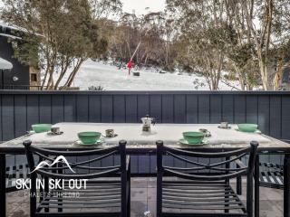 On The Run 4 Penthouse - 6