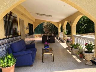 Spacious villa in Olocau with private pool and garden - Olocau - 8