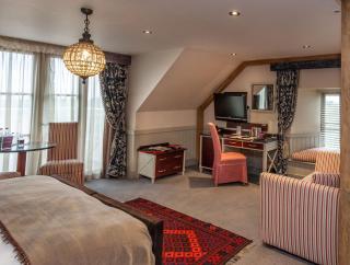 The Farmhouse Hotel and Restaurant - 4