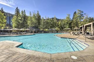 6 Mi to Lake Tahoe Everline Resort Retreat! - 0