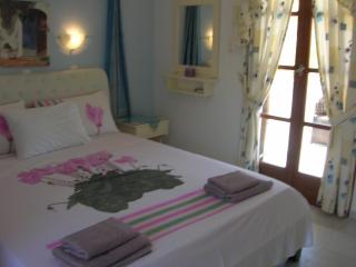 Naxos Cave Suites - Stelida - 1