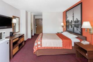 Super 8 by Wyndham Washington/Peoria Area - Washington - 3