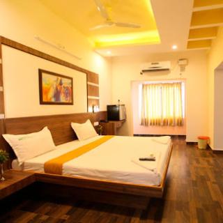 Hotel Emerald Regency - Puthupalli - 9