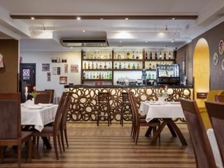 Park Hotel - Khmelnytskyi - 4