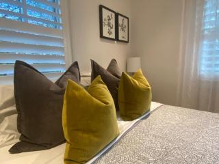 Clearbrooke Gem- Bright Private Bedroom close to YYZ - Toronto - 4