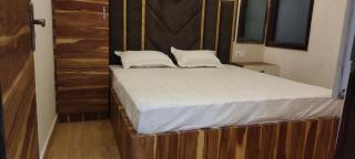 Hotel Golden Crown - 2