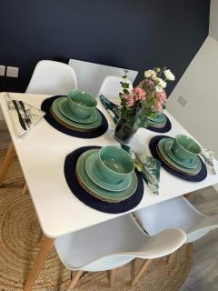 Beautifully Furnished 1 Bed Town Centre Apartment - 2