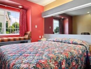 Microtel Inn and Suites Clarksville - Clarksville - 5