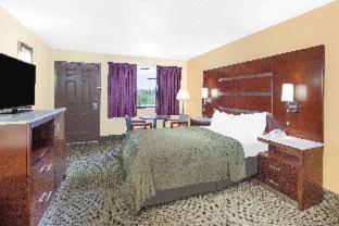 Days Inn by Wyndham Fayetteville - 5