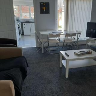 South Shield's Hidden Gem Amethyst 3 Bedroom House Sleeps 6 Guests - 9