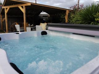 Pheasants Retreat with Hot Tub and Fire Pit - 8