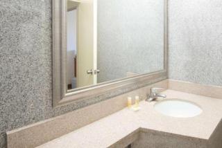 Red Roof Inn Copiague - Copiague - 6