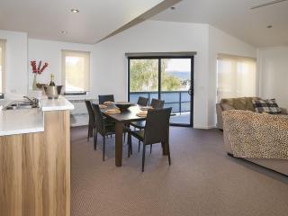 Northview 2 - Modern 2BR Townhouse l Lake View l Central Location l Spa Bath l WiFi - Jindabyne - 8