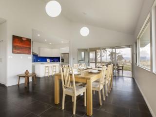 Manna Tree Farm - Modern 3BR House on 100 Acres l Mountain Views l WiFi l BBQ l Wood Fire - Cataratas de Vitória - 7